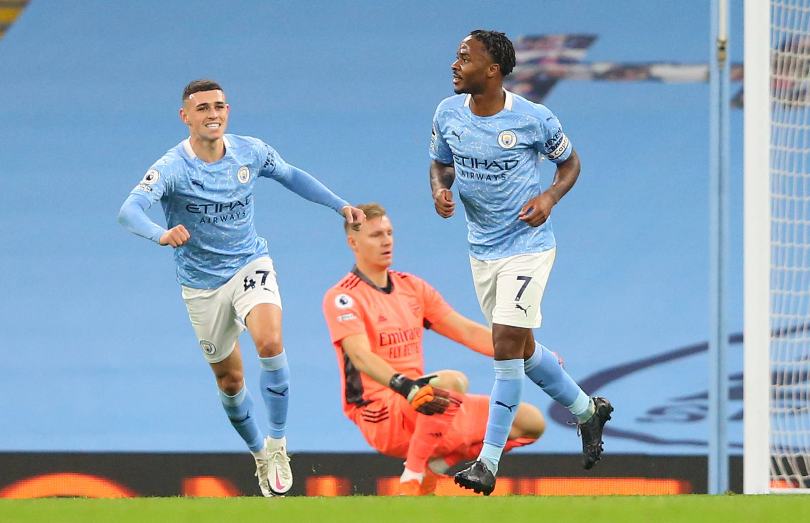 现出崭露锋 现出崭露锋