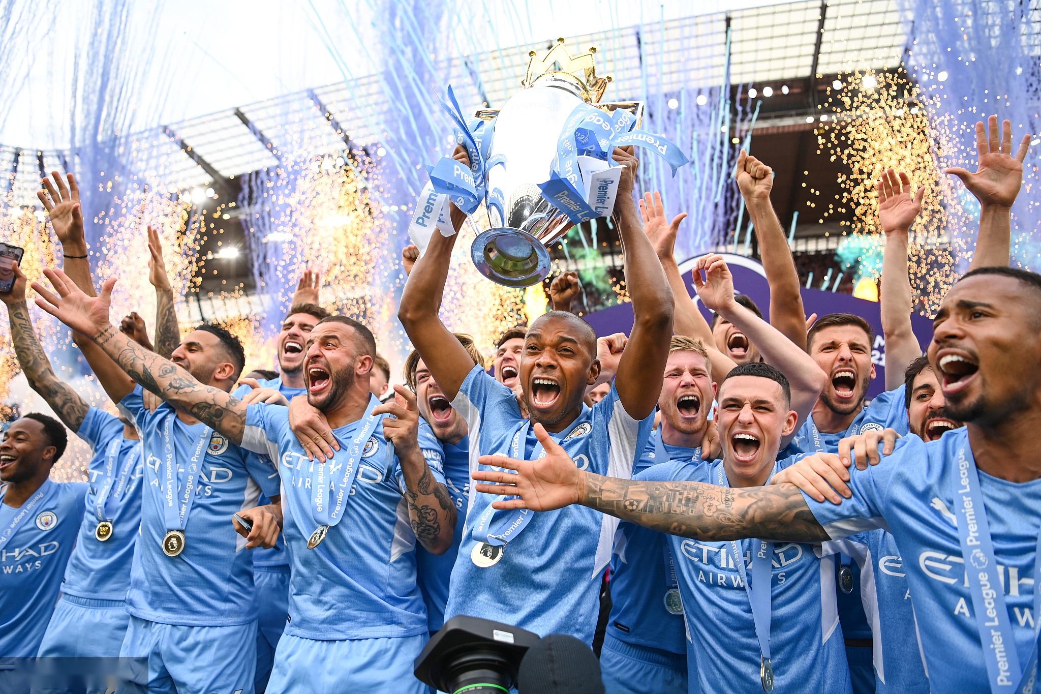 多家职业俱 多家职业俱